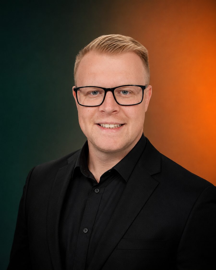 Photo of Dyllan, founder of AutoWeb Solutions